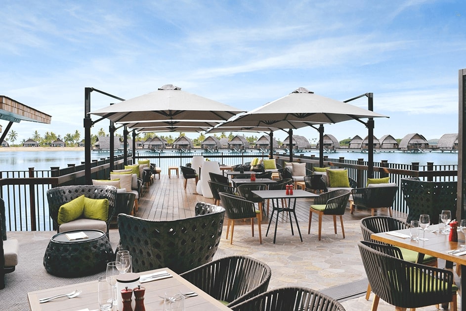 Eclipse 10′ Square Cantilever Umbrella